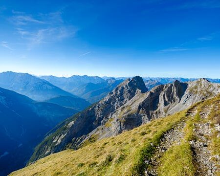 Odkryj Góry Świętokrzyskie z klasą – praktyczne rady